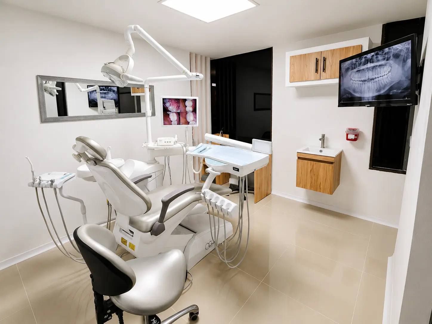Sala de atencion odontologica equipada en HEVA Dental